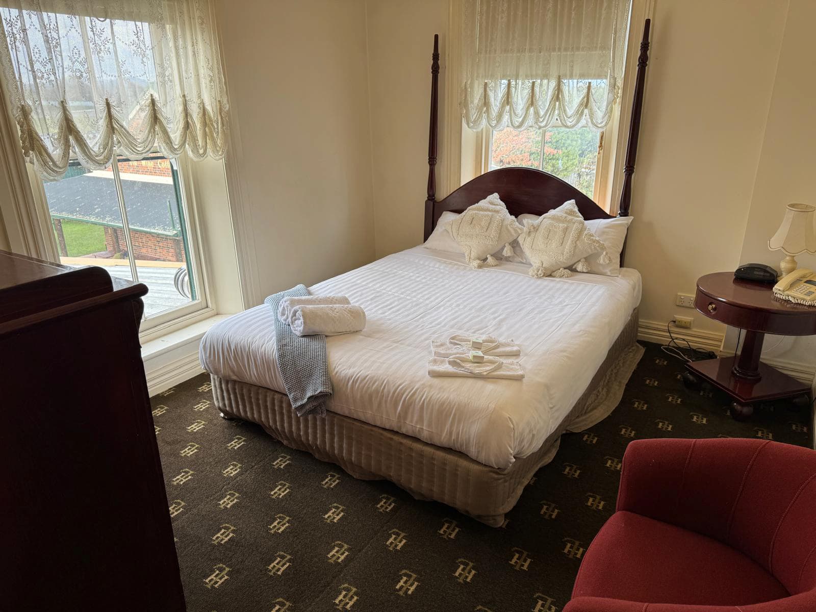 Standard Queen Room with access to communal bathroom at Lucas Hotel, Latrobe Tasmania.